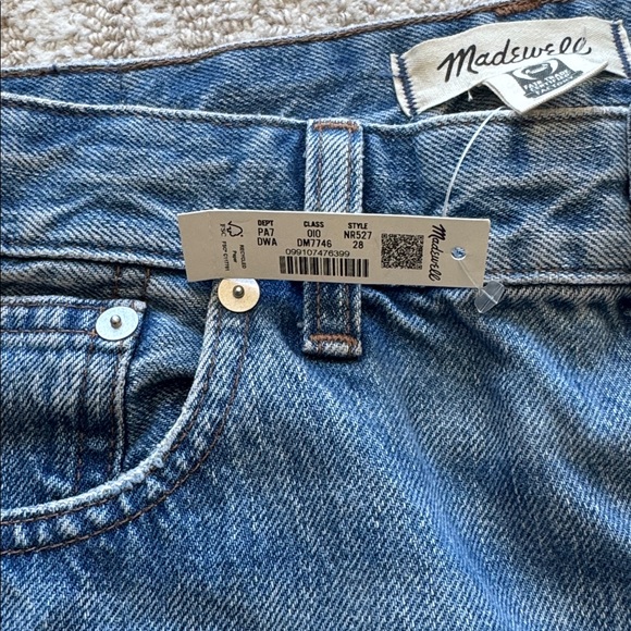 NEW Madewell The Darted Barrel-Leg Jean size 28 - Picture 2 of 5